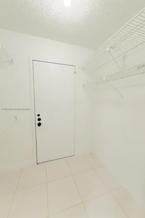 $1,950 | 6921 Environ Boulevard, Unit 6R, Lauderhill, FL 33319