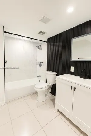 $1,950 | 6921 Environ Boulevard, Unit 6R, Lauderhill, FL 33319