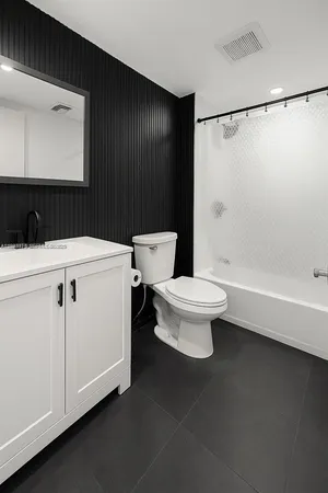 $1,950 | 6921 Environ Boulevard, Unit 6R, Lauderhill, FL 33319