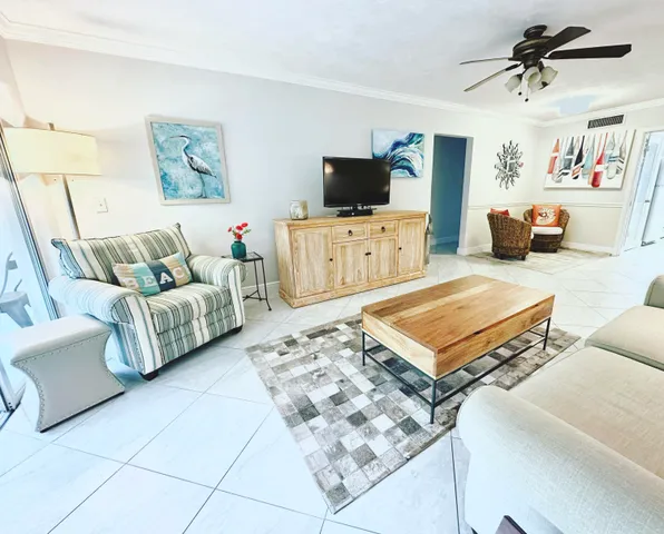 $265,000 | 6 Garden Street, Unit 204, Tequesta, FL 33469