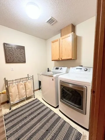 $2,300 | 4669 Centerville Road, St. Paul, MN 55127