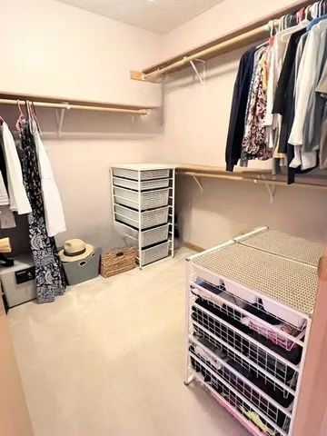 $2,300 | 4669 Centerville Road, St. Paul, MN 55127