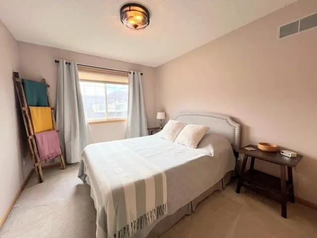 $2,300 | 4669 Centerville Road, St. Paul, MN 55127