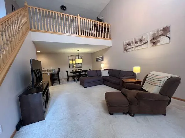 $2,300 | 4669 Centerville Road, St. Paul, MN 55127