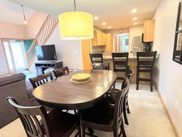 $2,300 | 4669 Centerville Road, St. Paul, MN 55127