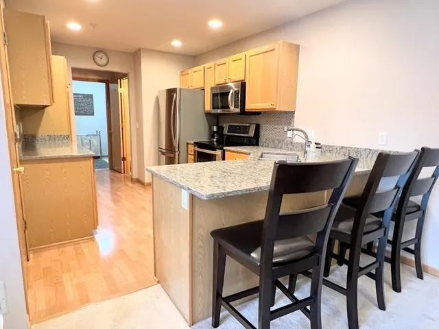 $2,300 | 4669 Centerville Road, St. Paul, MN 55127