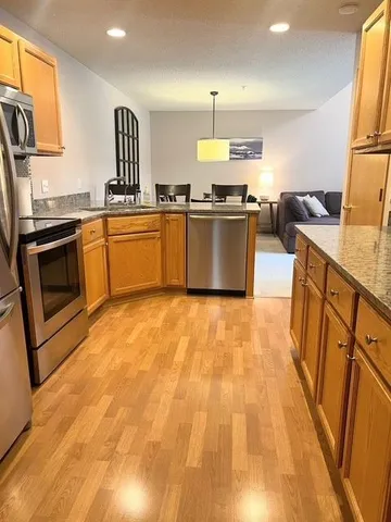 $2,300 | 4669 Centerville Road, St. Paul, MN 55127