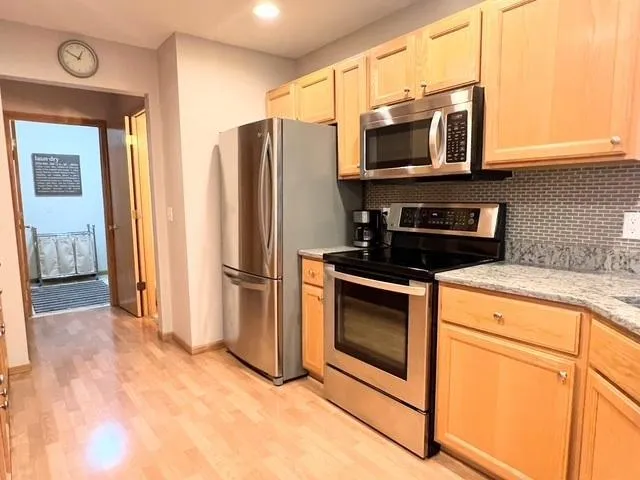 $2,300 | 4669 Centerville Road, St. Paul, MN 55127