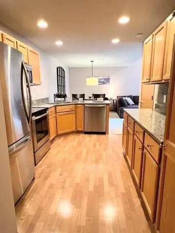 $2,300 | 4669 Centerville Road, St. Paul, MN 55127