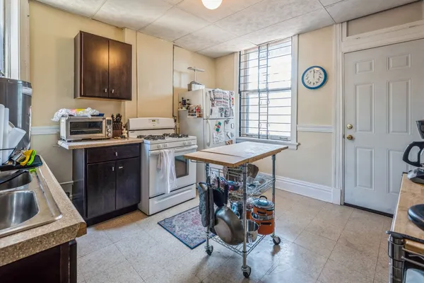 $2,795 | 3140 North Kenmore Avenue, Unit 3, Chicago, IL 60657