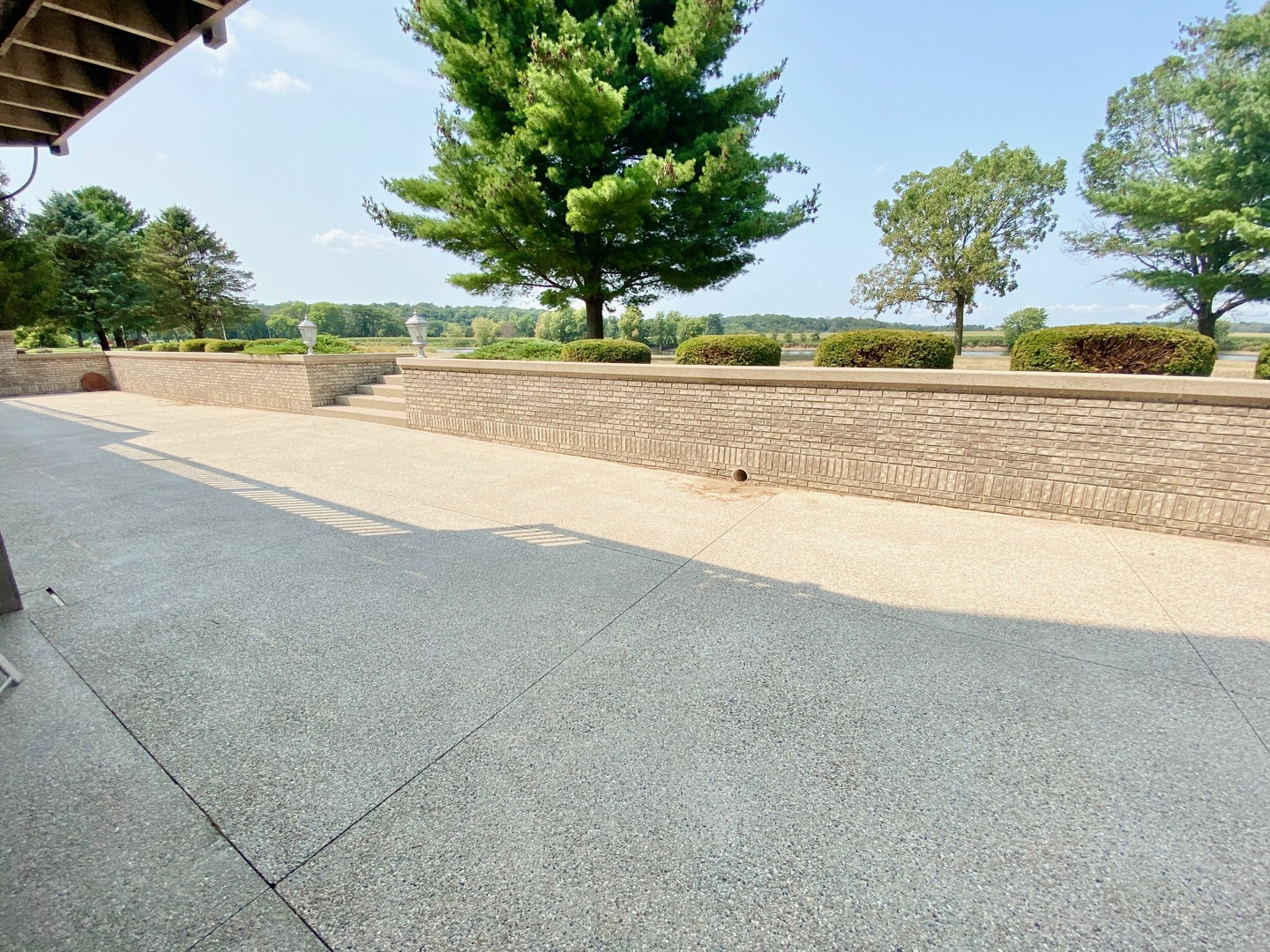 830 Riverside Drive Dixon, IL 61021 - Photo 8 of 71