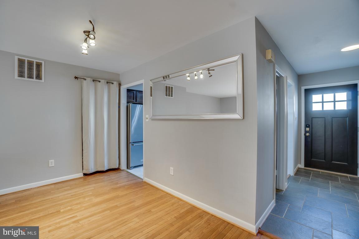 2015 Golf Course Drive Reston, VA 20191 - Photo 14 of 42