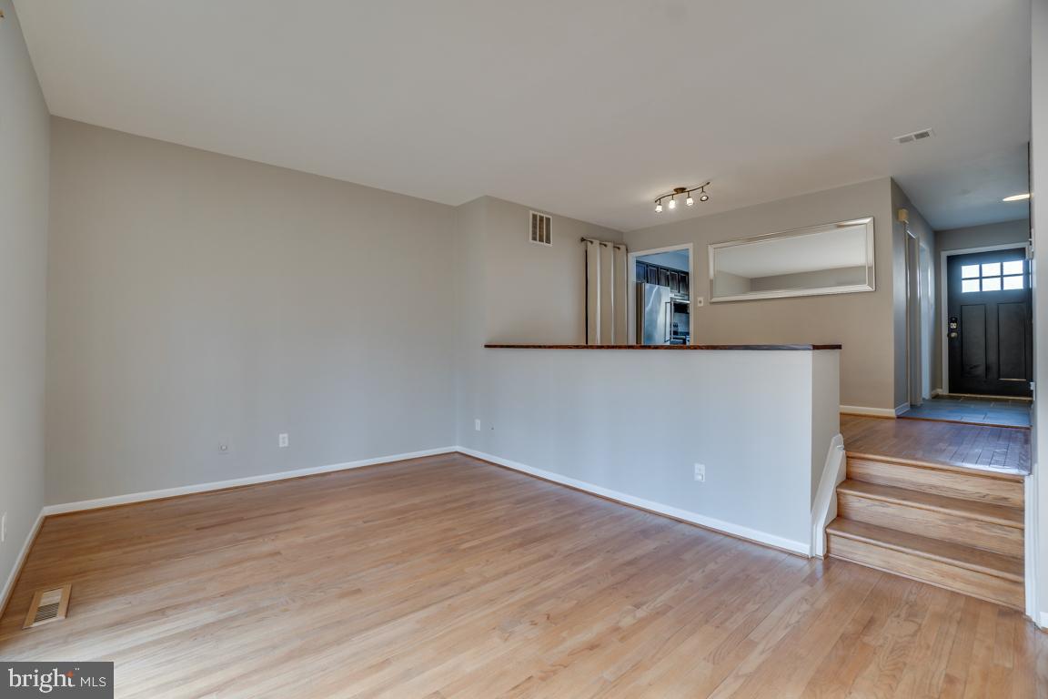 2015 Golf Course Drive Reston, VA 20191 - Photo 16 of 42