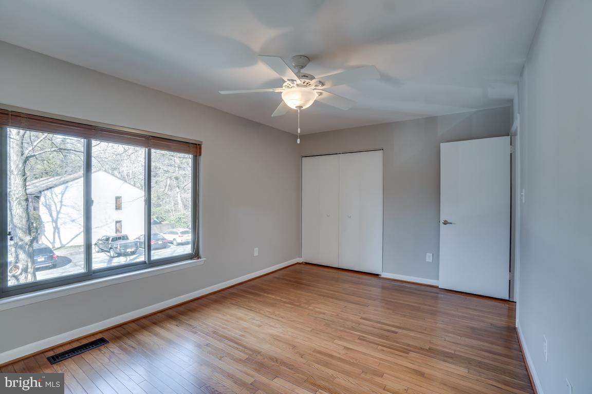 2015 Golf Course Drive Reston, VA 20191 - Photo 22 of 42