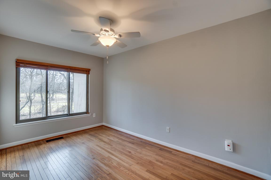 2015 Golf Course Drive Reston, VA 20191 - Photo 29 of 42