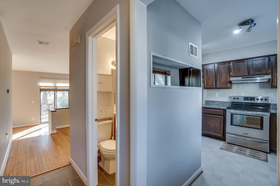 2015 Golf Course Drive Reston, VA 20191 - Photo 4 of 42