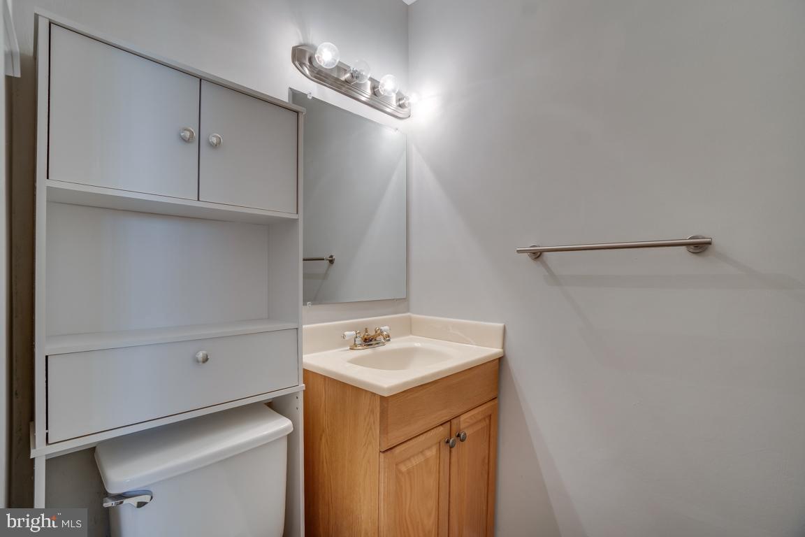 2015 Golf Course Drive Reston, VA 20191 - Photo 5 of 42