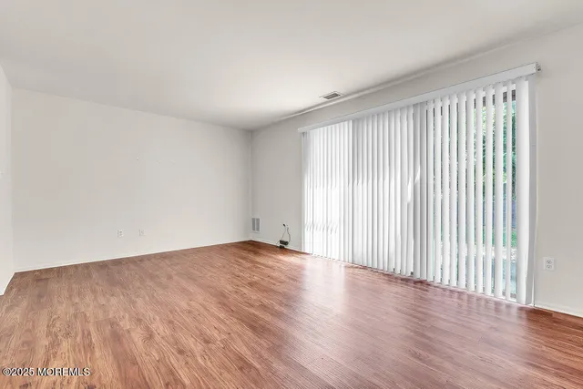 $429,000 | 108 Dundee Court, Aberdeen, NJ 07747