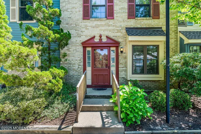 $429,000 | 108 Dundee Court, Aberdeen, NJ 07747