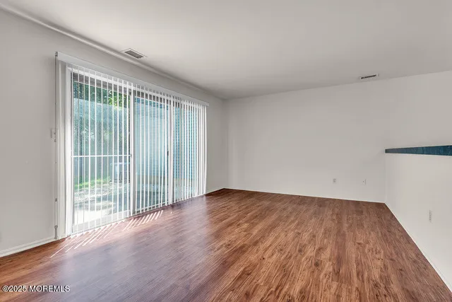 $429,000 | 108 Dundee Court, Aberdeen, NJ 07747