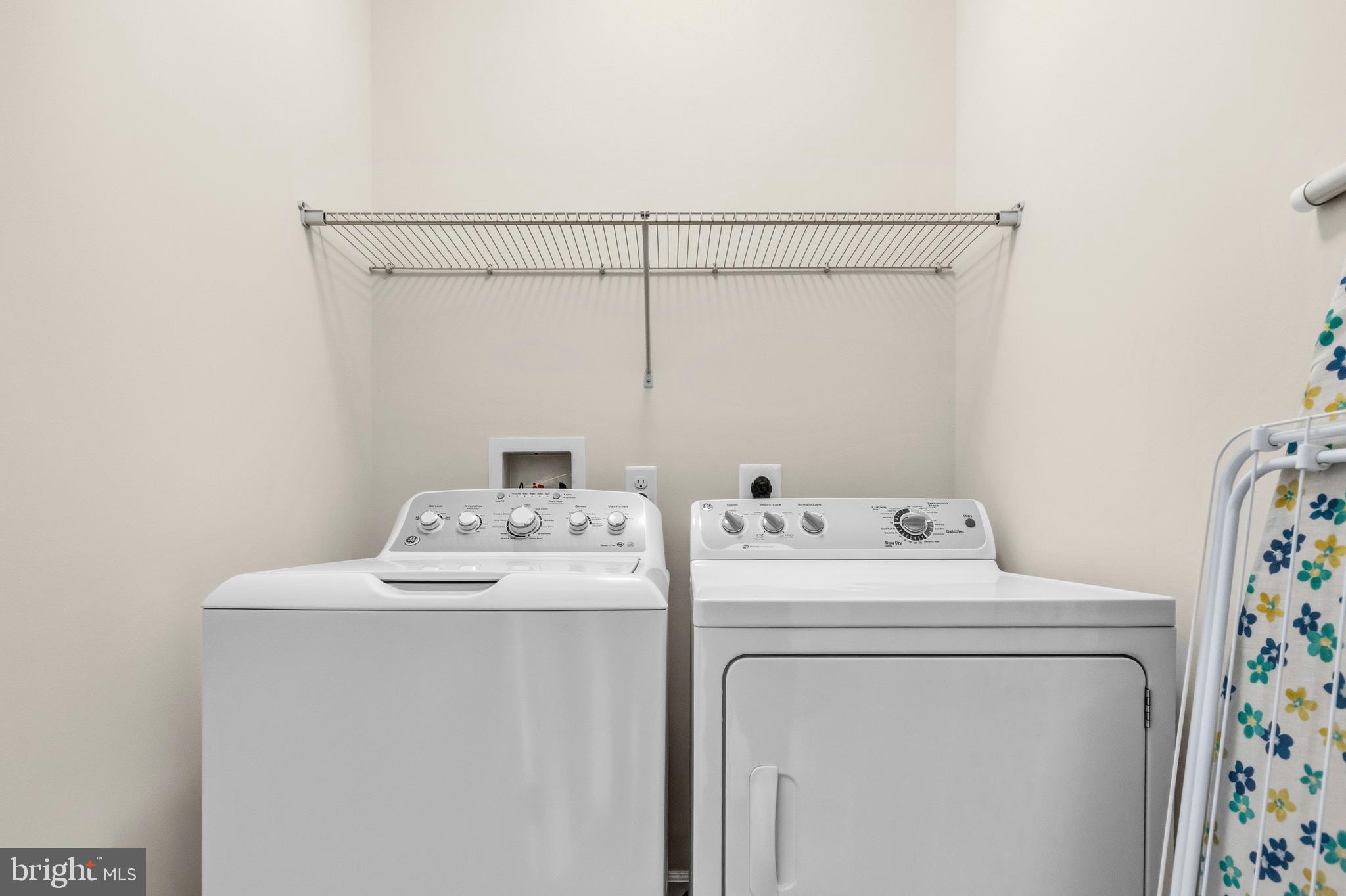 617 Potomac View Parkway Brunswick, MD 21716 - Photo 19 of 48 a utility room with dryer and washer