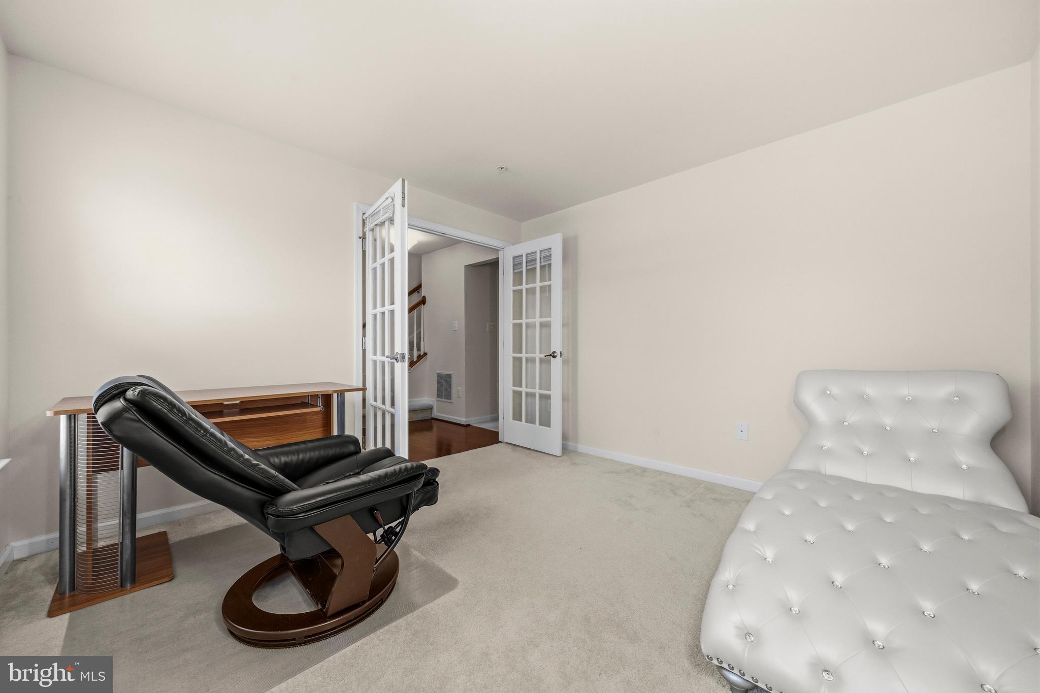 617 Potomac View Parkway Brunswick, MD 21716 - Photo 21 of 48 a room with gym equipment