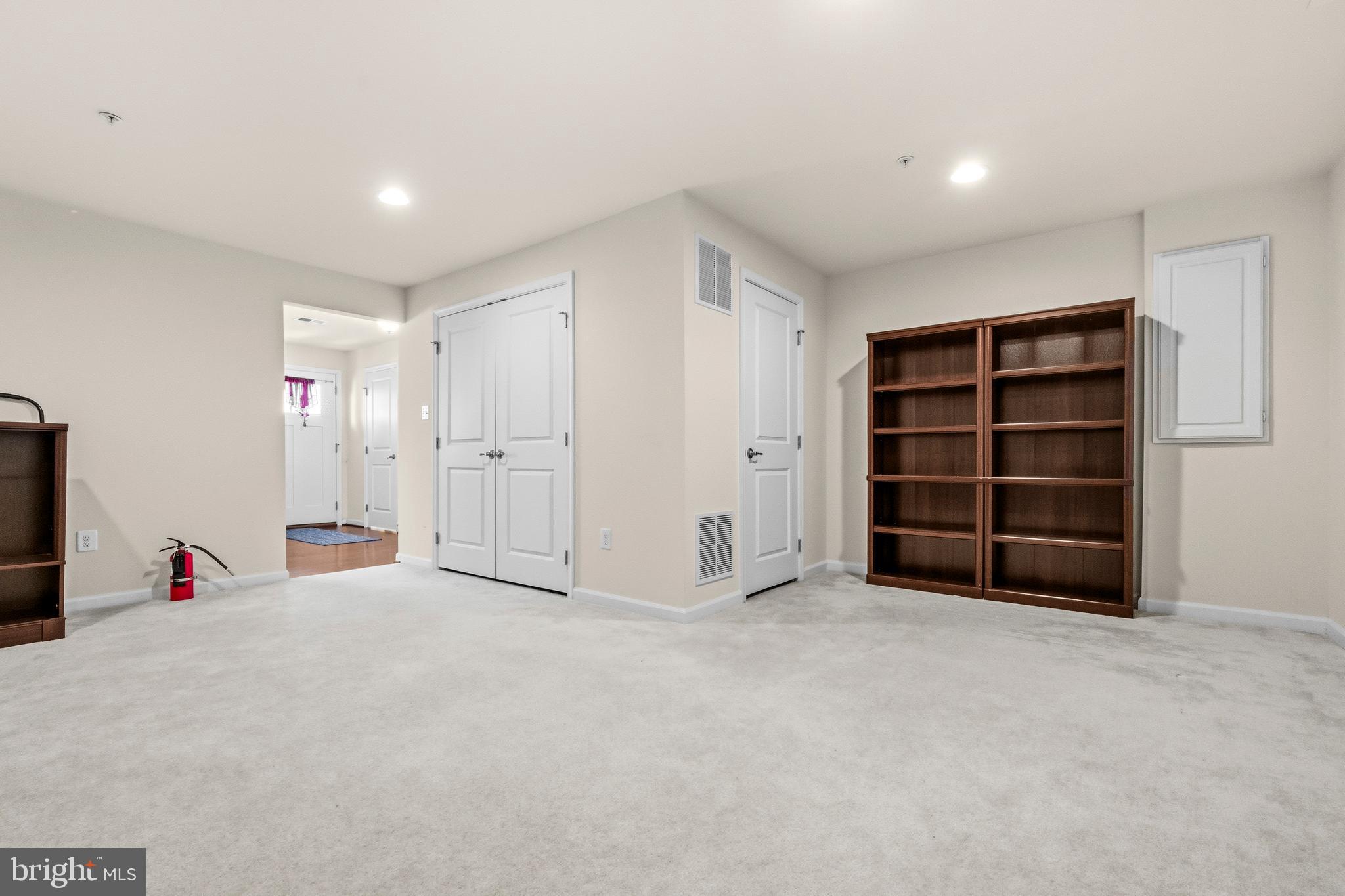 617 Potomac View Parkway Brunswick, MD 21716 - Photo 22 of 48 a view of an empty room with closet and cabinet