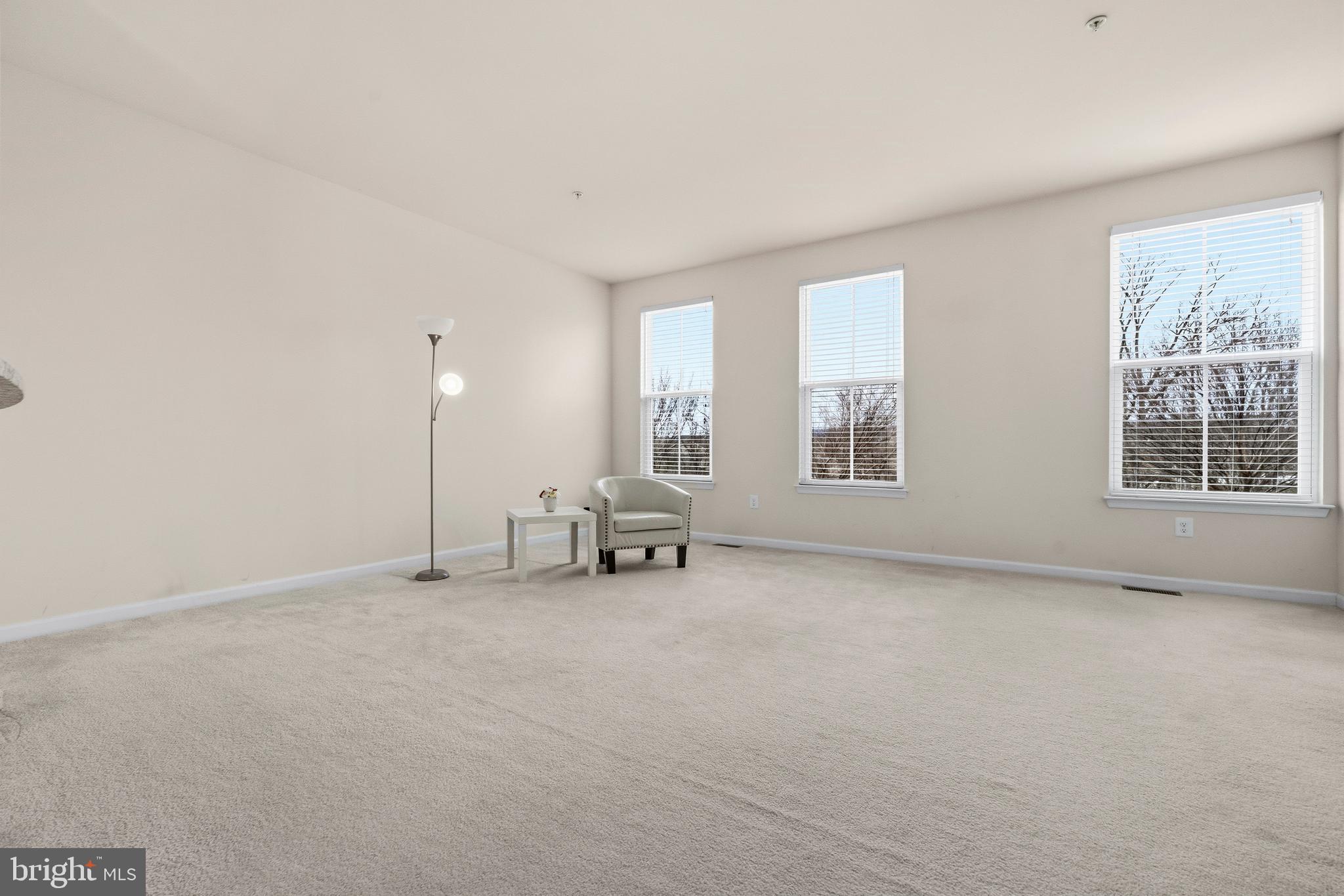 617 Potomac View Parkway Brunswick, MD 21716 - Photo 3 of 48 an empty room with windows