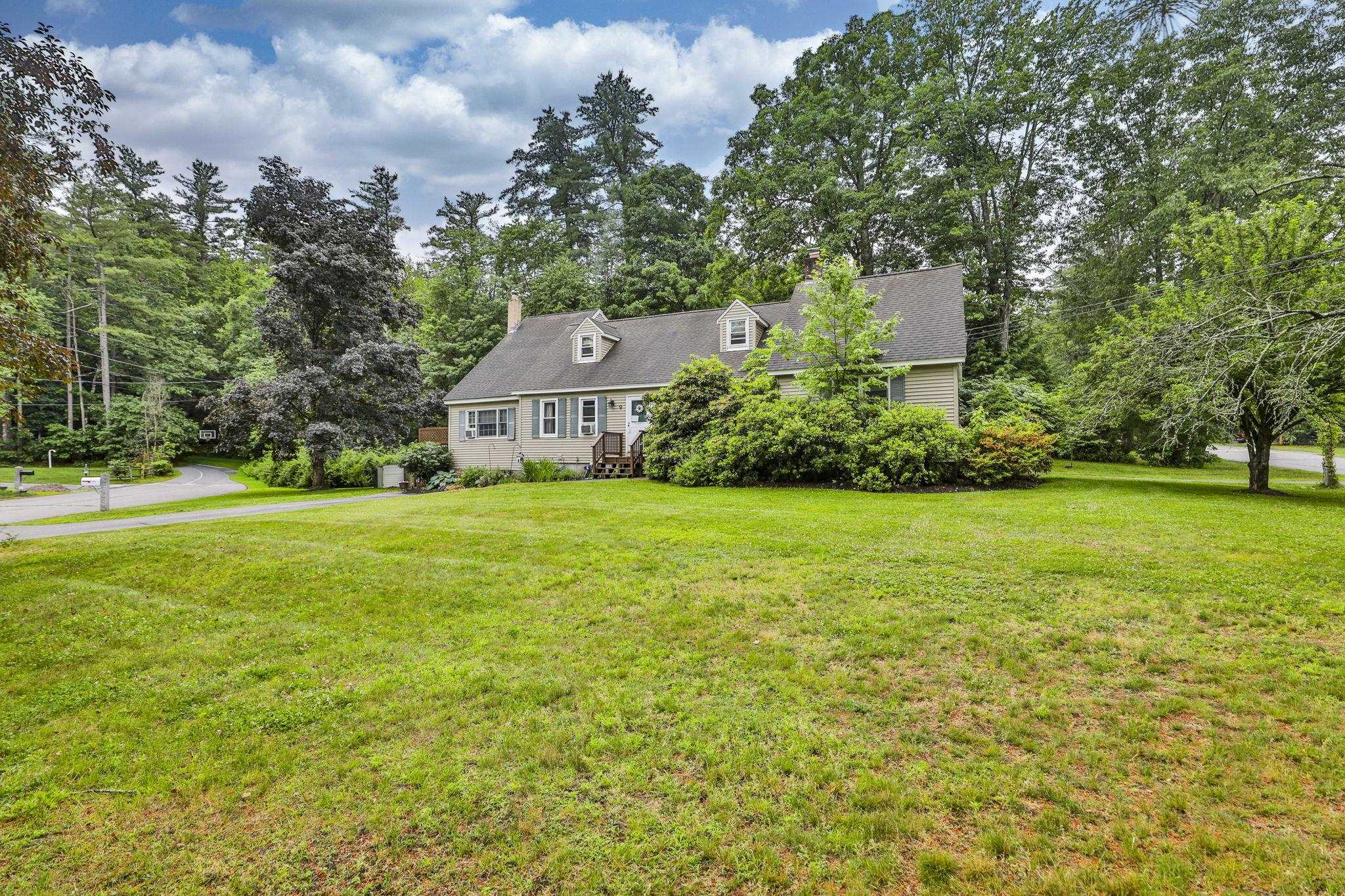 9 Candy Lane Merrimack, NH 03054 - Photo 4 of 54