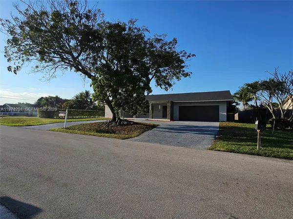 $899,000 | 11761 Northwest 27th Court, Plantation, FL 33323