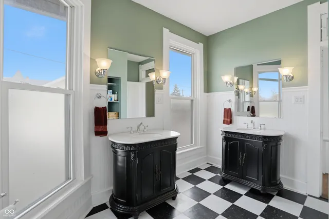 $475,000 | 227 East Jefferson Street, Franklin, IN 46131