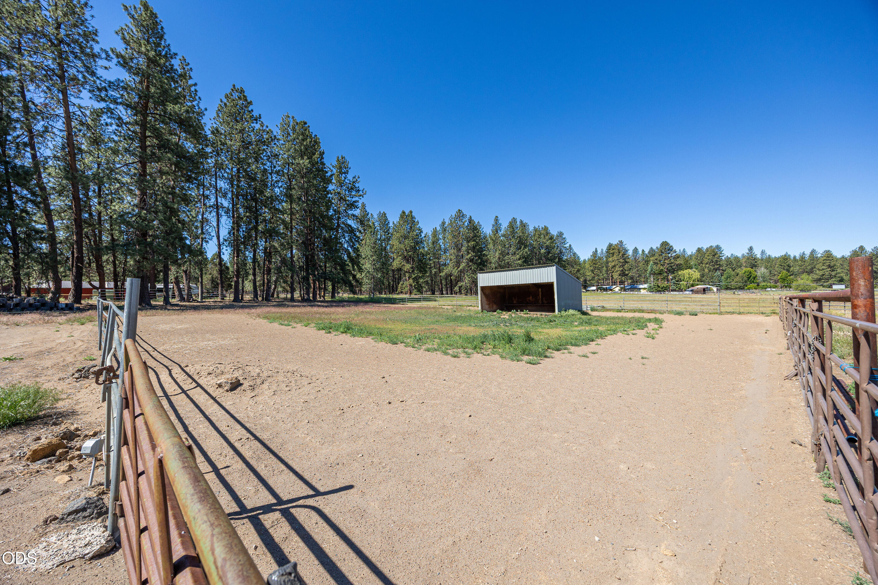 60266 Tekampe Road Bend, OR 97702 - Photo 44 of 56