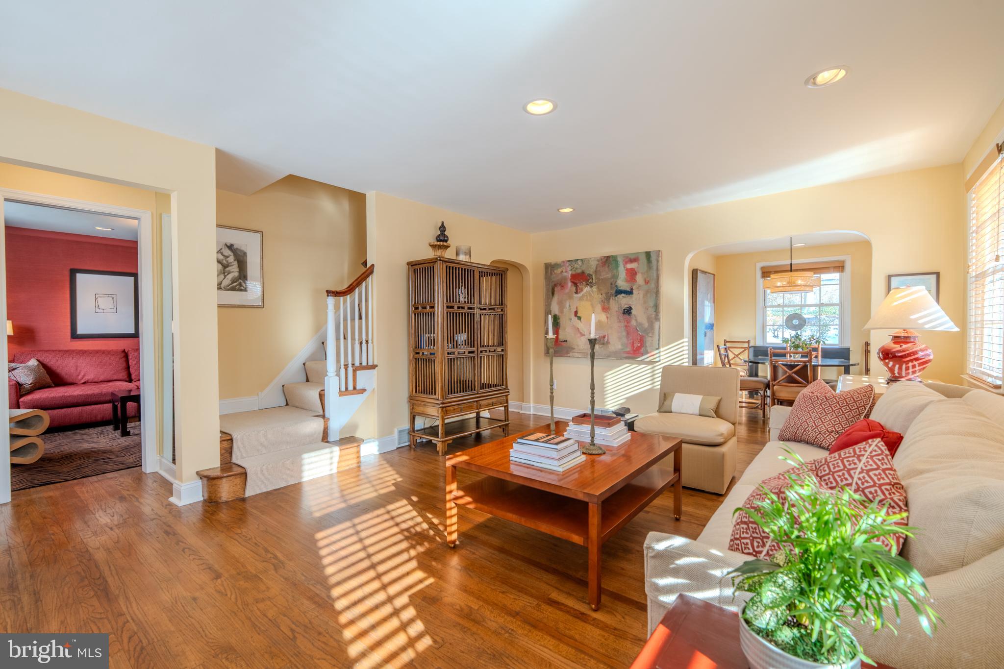 173 Hillview Drive Springfield, PA 19064 - Photo 5 of 50 a living room with furniture and a large window