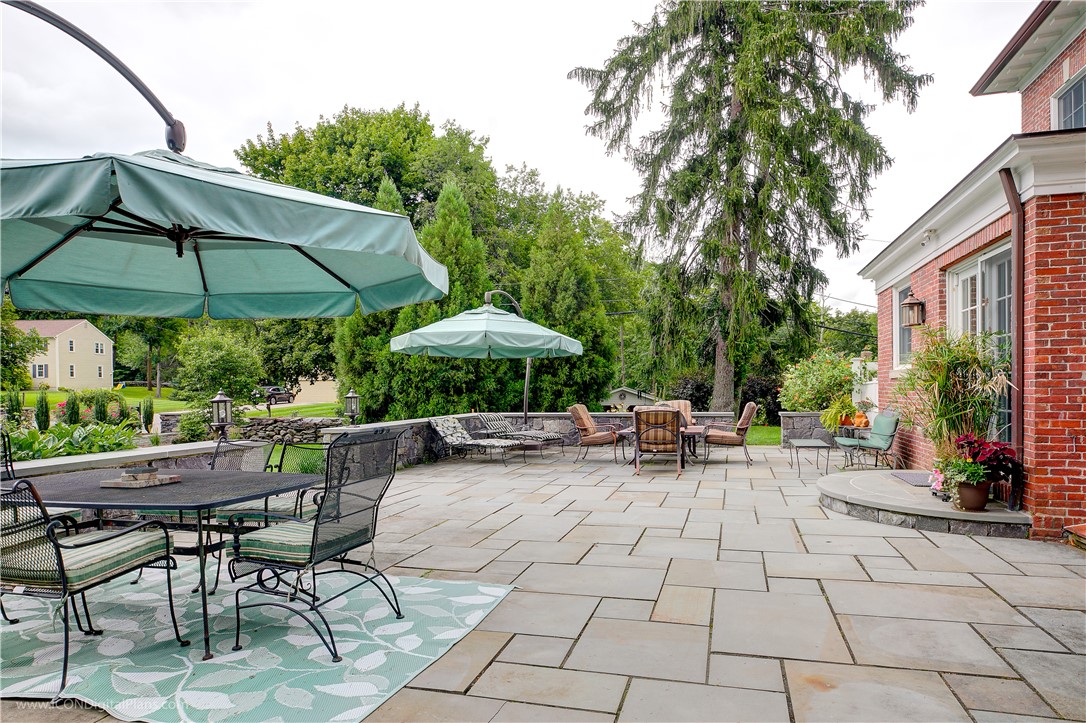 4433 Post Road Warwick, RI 02818 - Photo 8 of 50 Back Patio