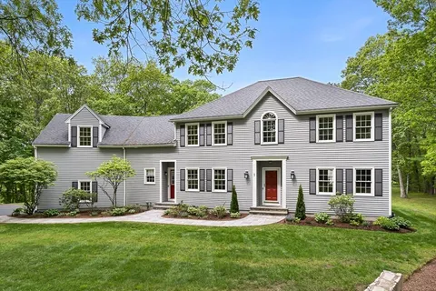$2,100,000 | 1 Woronoco Drive, Natick, MA 01760