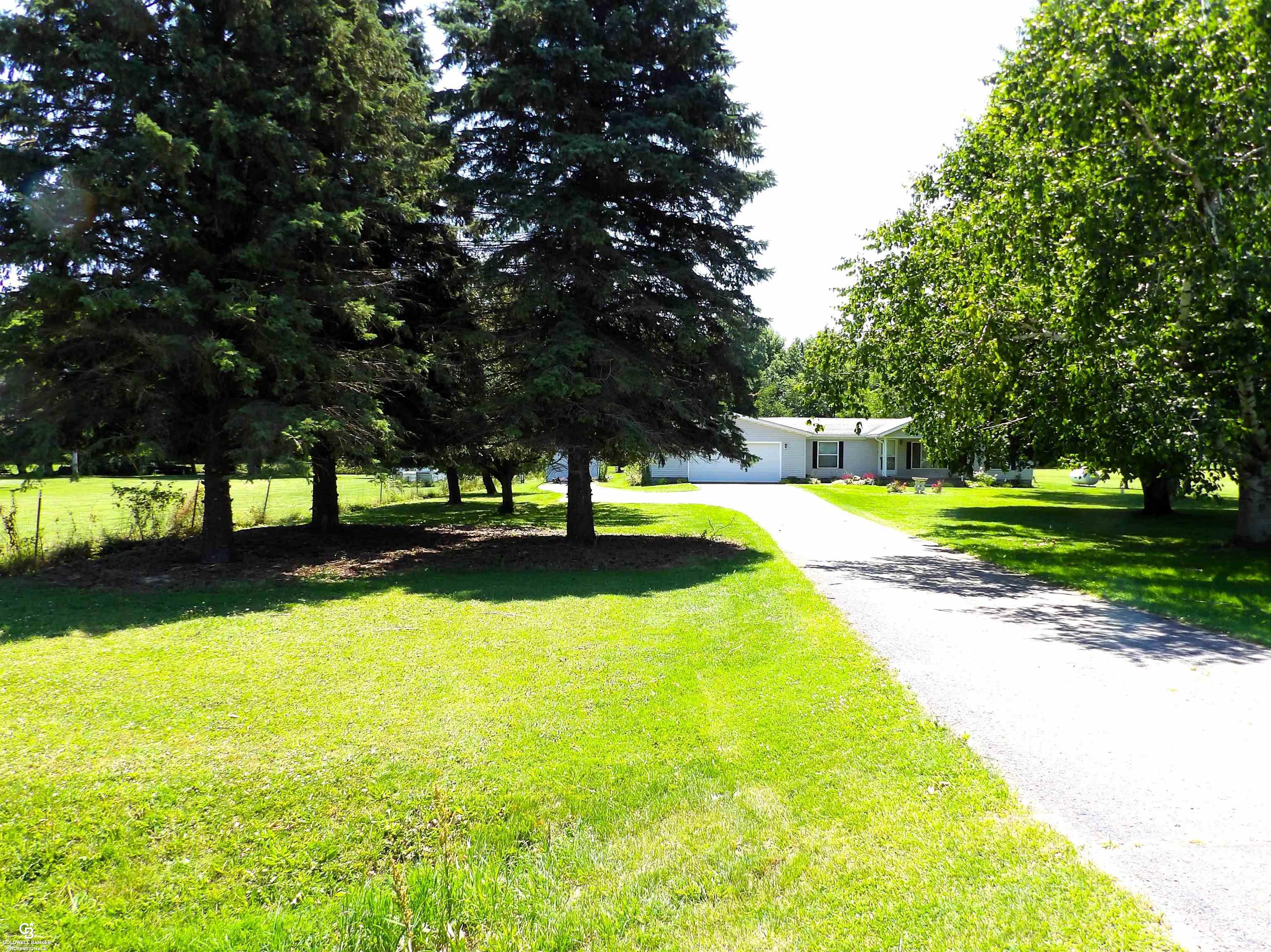 4020 Harrington Road Croswell, MI 48422 - Photo 3 of 49