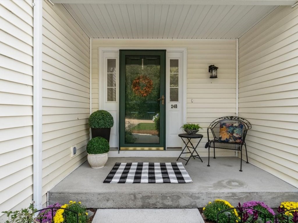 24 Cold Spring Drive, Unit B Sutton, MA 01590 - Photo 3 of 35