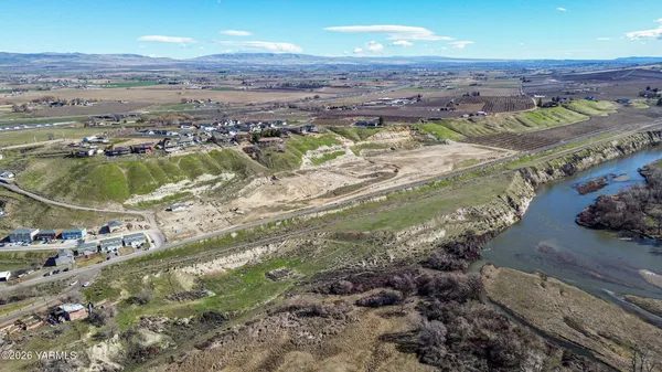$359,000 | Nka Emerald Road, Granger, WA 98932