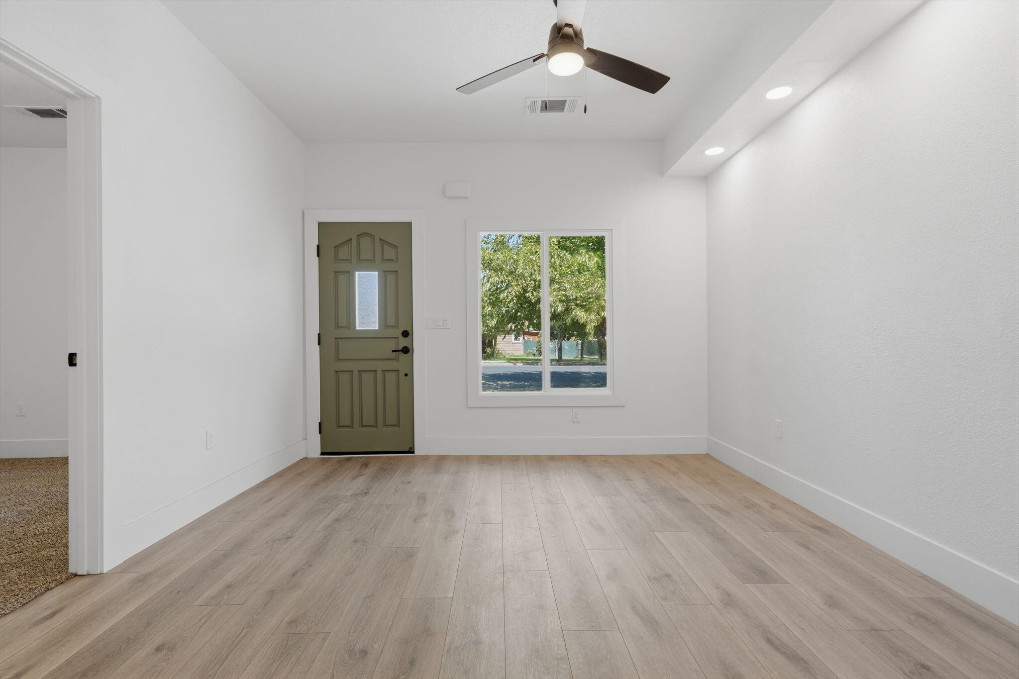 1145 D Street Reedley, CA 93654 - Photo 9 of 40 18-1145_D_St_-_Reedley_CA_017