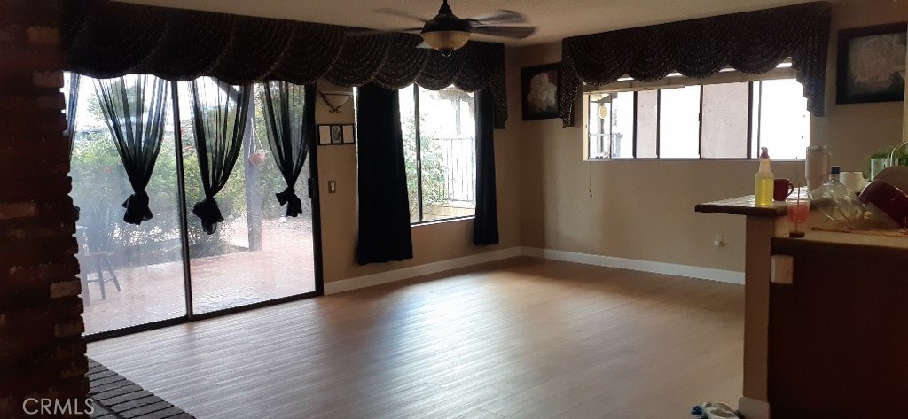 1484 Pepper Tree Drive Hemet, CA 92545 - Photo 11 of 29 Great Room