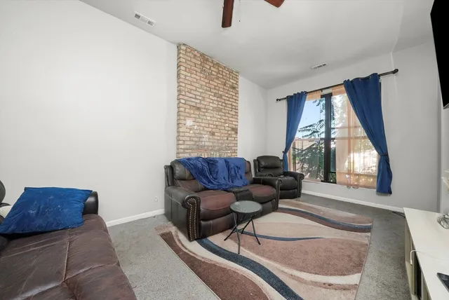 $489,999 | 2345 West Grenshaw Street, Chicago, IL 60612