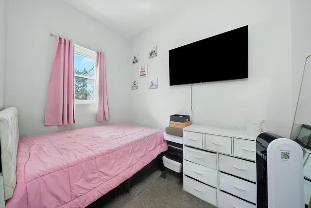 $489,999 | 2345 West Grenshaw Street, Chicago, IL 60612