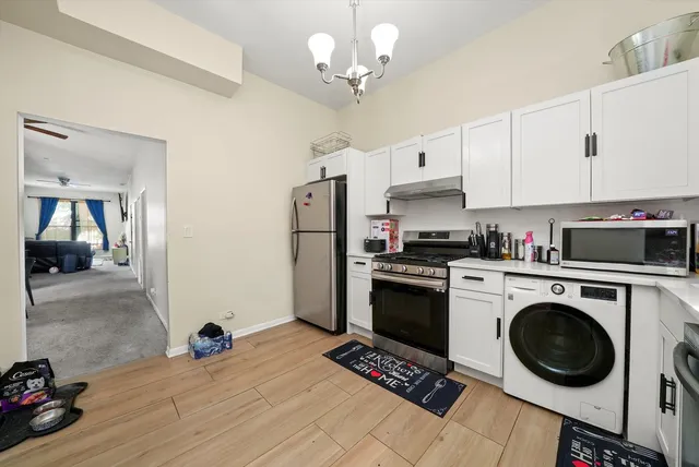 $489,999 | 2345 West Grenshaw Street, Chicago, IL 60612