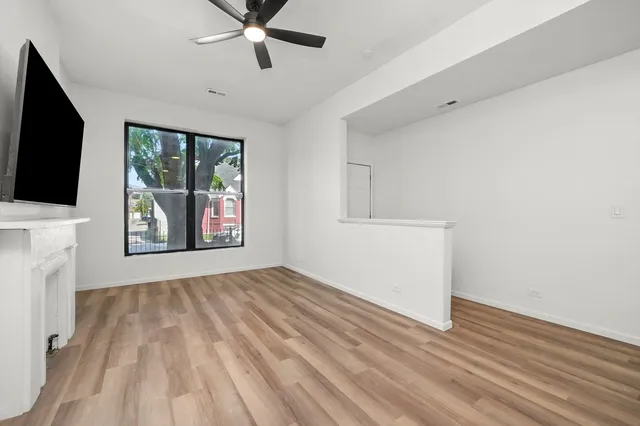 $489,999 | 2345 West Grenshaw Street, Chicago, IL 60612