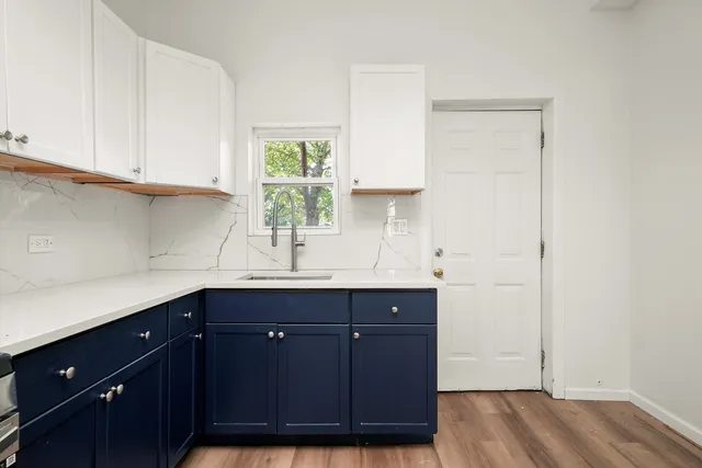 $489,999 | 2345 West Grenshaw Street, Chicago, IL 60612