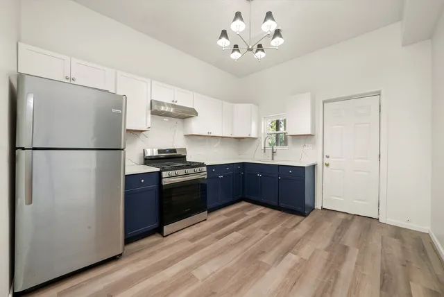 $489,999 | 2345 West Grenshaw Street, Chicago, IL 60612