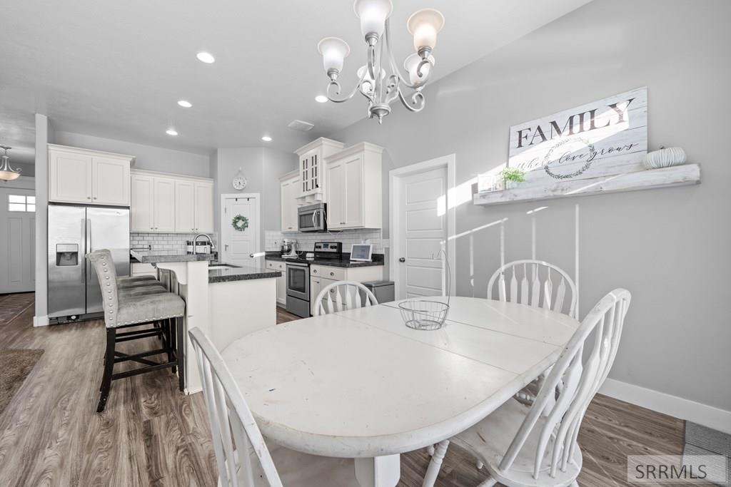 3838 Tawzer Way Ammon, ID 83406 - Photo 16 of 61