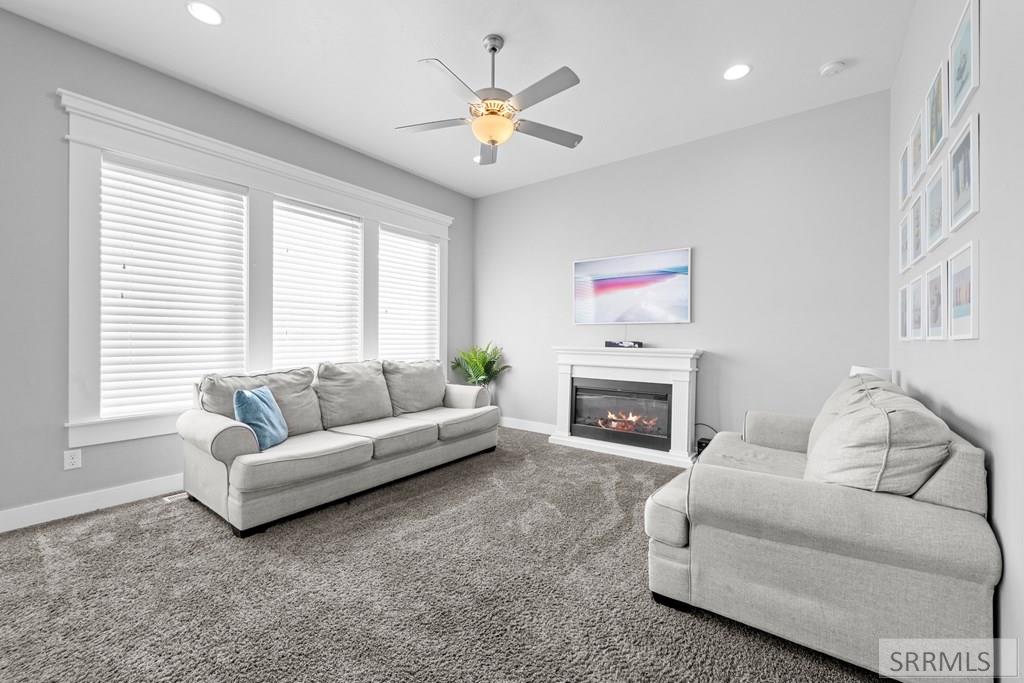 3838 Tawzer Way Ammon, ID 83406 - Photo 8 of 61