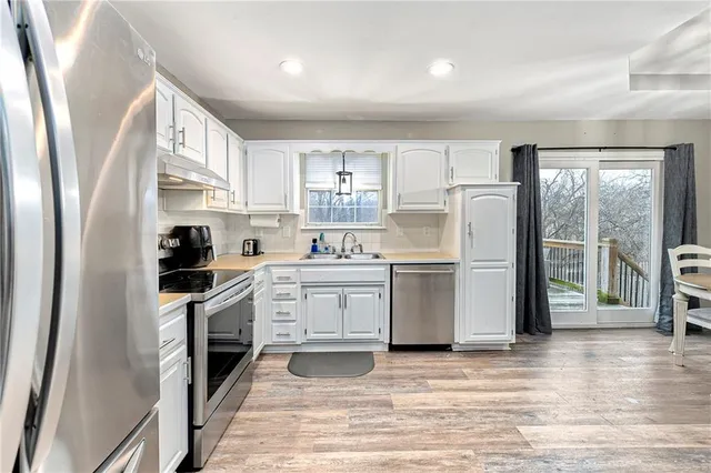 $280,000 | 505 Southeast Onyx Drive, Lee's Summit, MO 64063