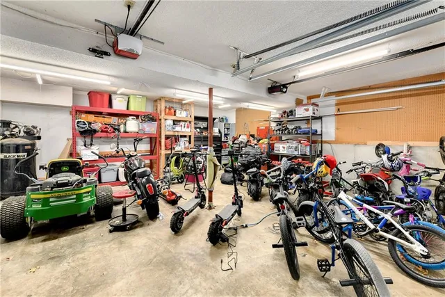 $280,000 | 505 Southeast Onyx Drive, Lee's Summit, MO 64063